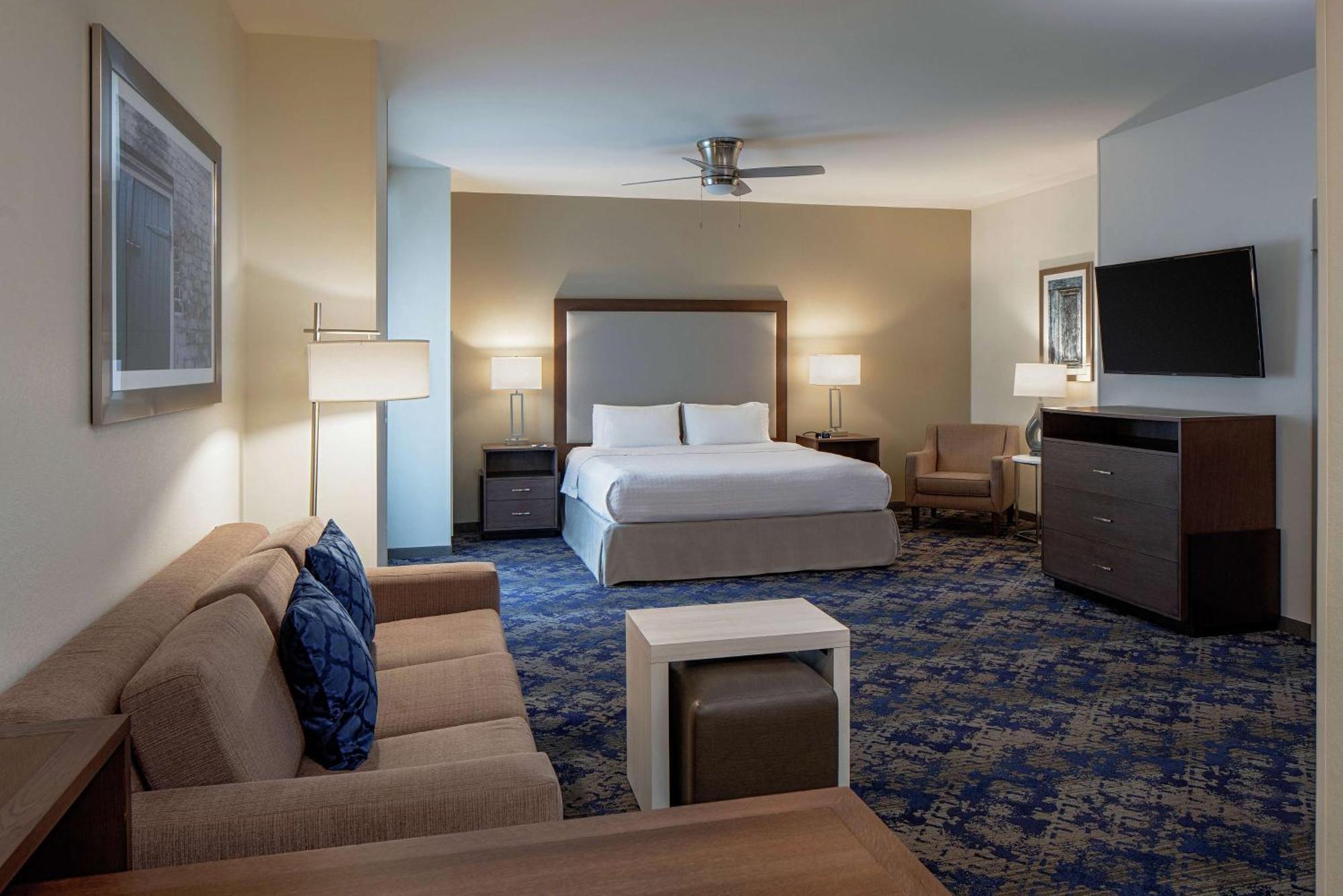 Premium King Studio Suite