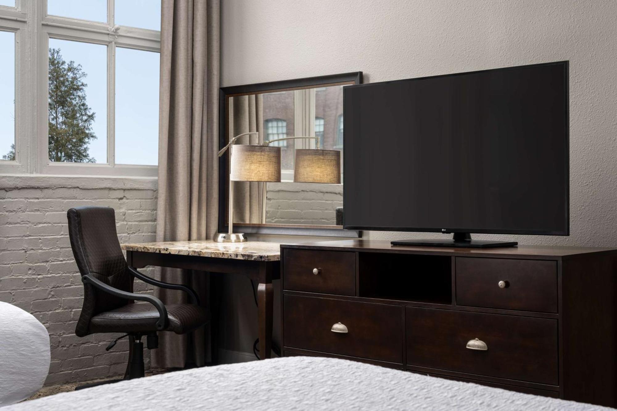 Deluxe Queen Room Two Queen Beds