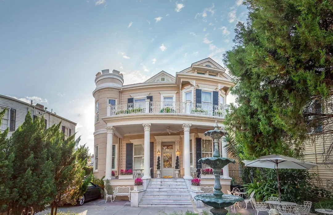 Cornstalk Hotel-1
