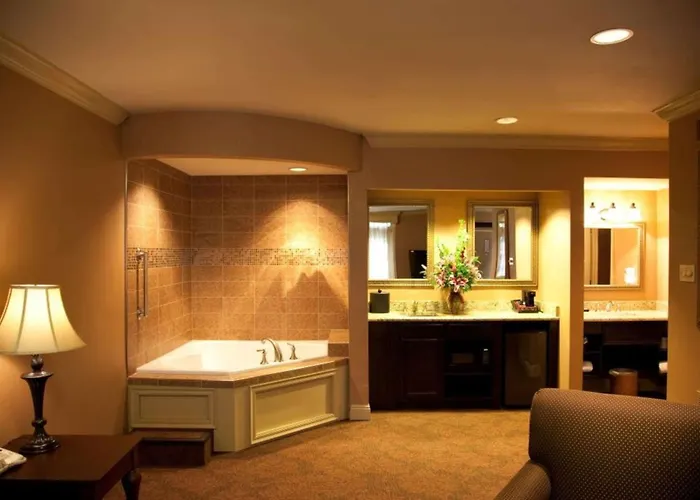 Airport Hotel: Best Western Plus French Quarter Courtyard Hotel