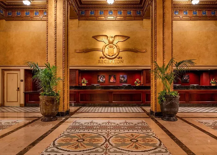 Hotel with pool: The Roosevelt Hotel New Orleans - Waldorf Astoria Hotels & Resorts