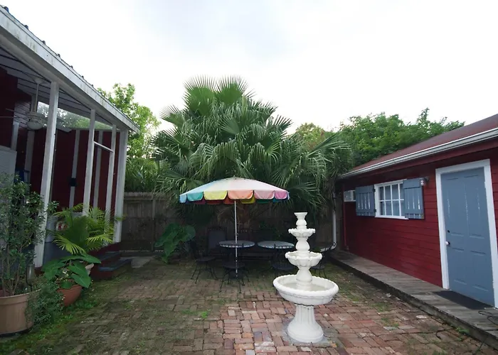 B&B only: The Burgundy Bed And Breakfast