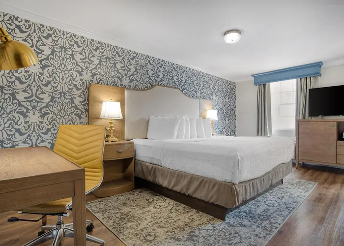 Airport Hotel: Best Western Plus French Quarter Courtyard Hotel